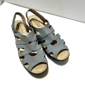 Skechers Women's Sandals in Light Dusty Blue Gray Suede Size 8.5